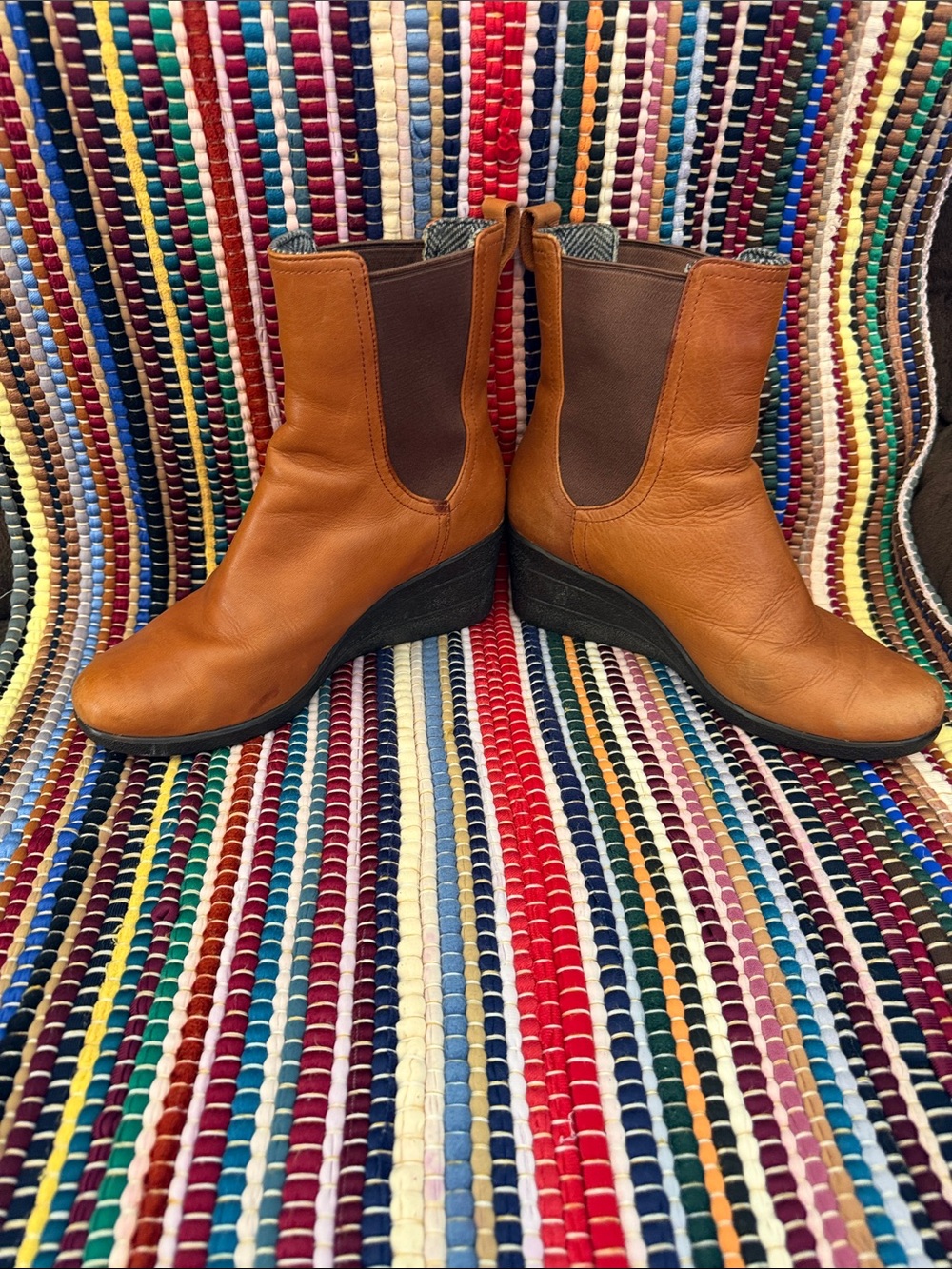 UGG Dupre Leather wedge boots, genuine sheepskin insoles size 8 size 8